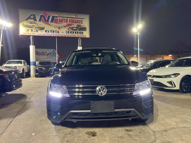 Volkswagen Tiguan Vehicle Image 02