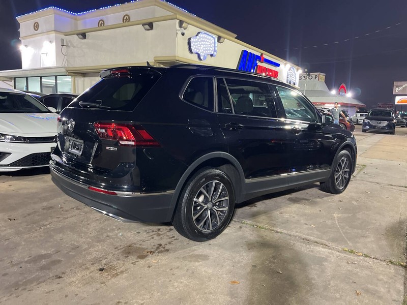 Volkswagen Tiguan Vehicle Image 05