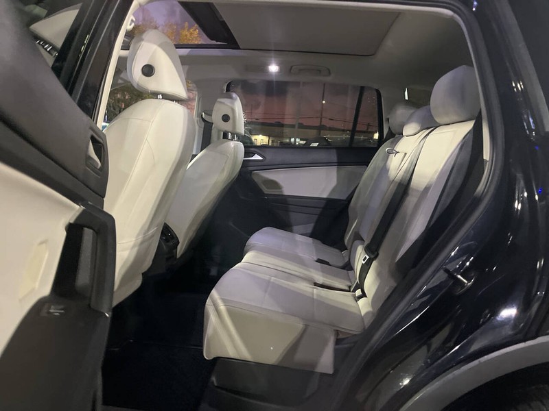 Volkswagen Tiguan Vehicle Image 08