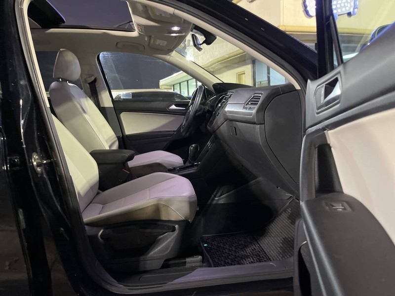 Volkswagen Tiguan Vehicle Image 11