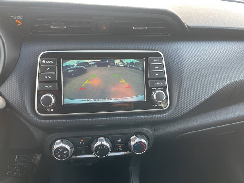 Nissan Kicks Vehicle Image 12