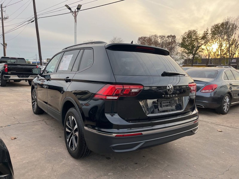 Volkswagen Tiguan Vehicle Image 04