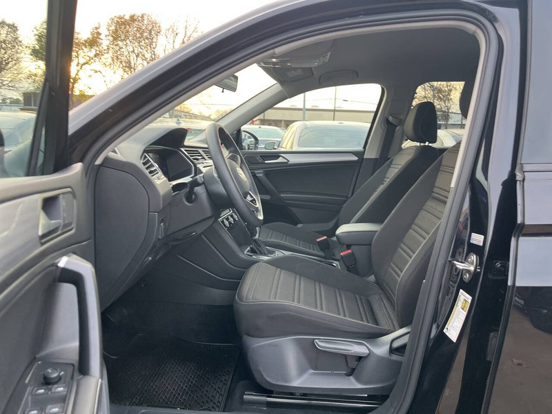 Volkswagen Tiguan Vehicle Image 07