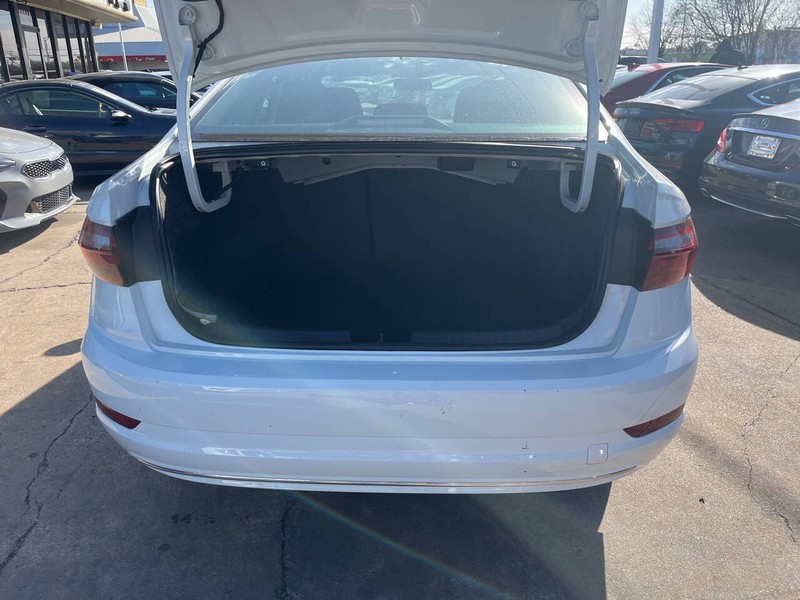 Volkswagen Jetta Vehicle Image 08