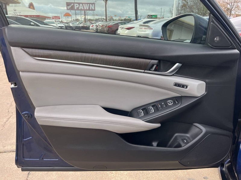 Honda Accord Sedan Vehicle Image 06