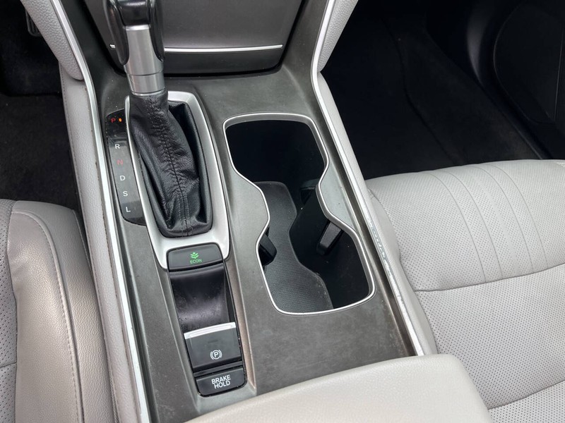 Honda Accord Sedan Vehicle Image 11