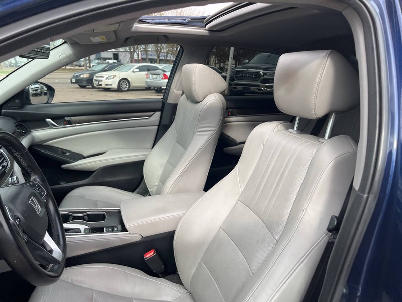 Honda Accord Sedan Vehicle Image 13