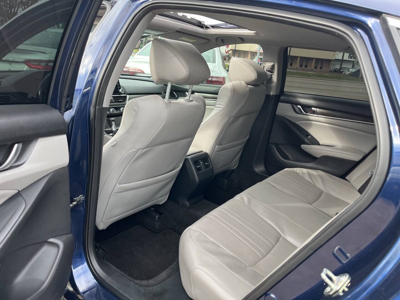 Honda Accord Sedan Vehicle Image 17