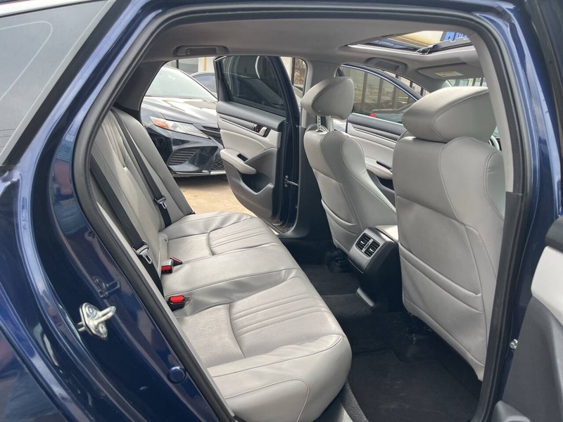 Honda Accord Sedan Vehicle Image 21
