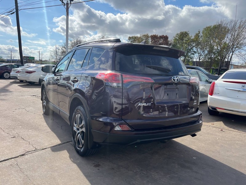 Toyota RAV4 Vehicle Image 05