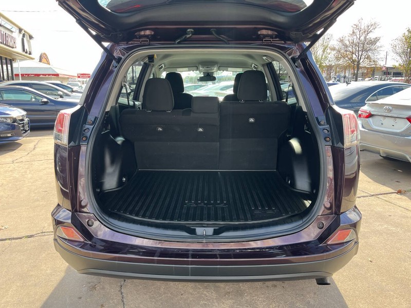 Toyota RAV4 Vehicle Image 11