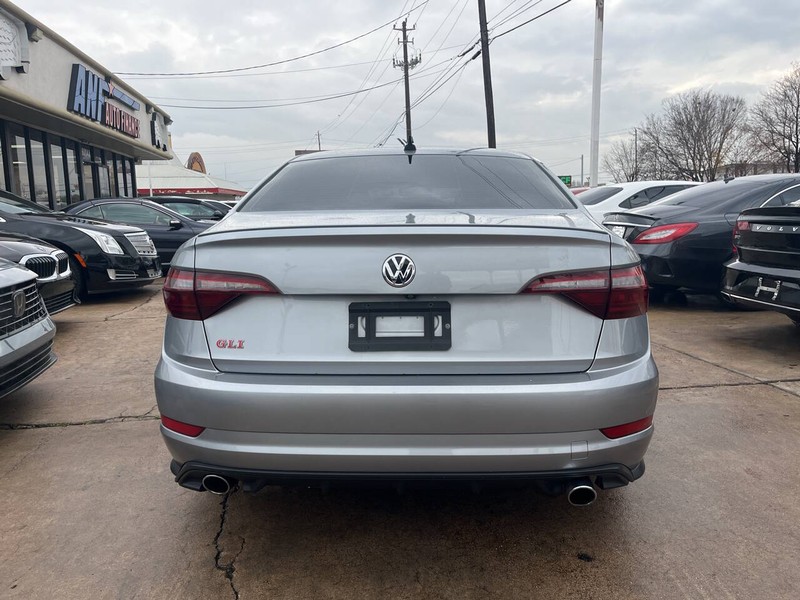 Volkswagen Jetta GLI Vehicle Image 04