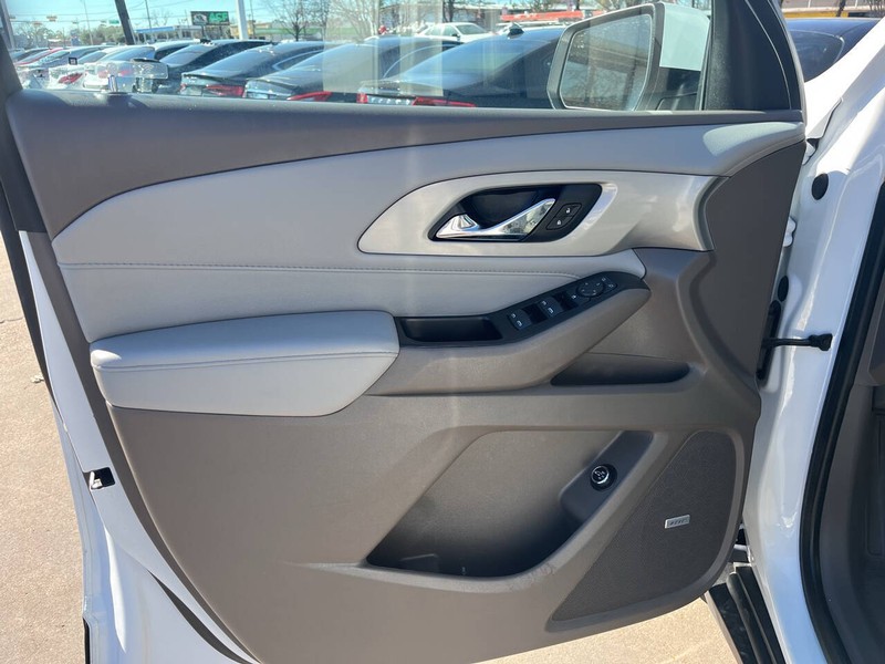 Chevrolet Traverse Vehicle Image 05