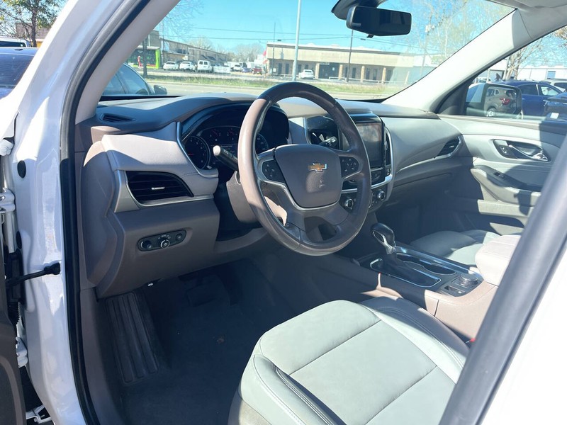 Chevrolet Traverse Vehicle Image 06