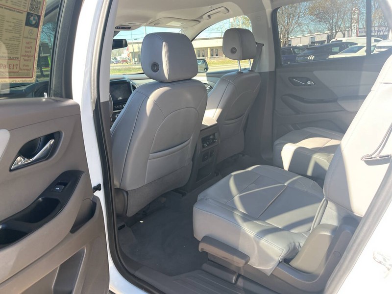 Chevrolet Traverse Vehicle Image 09