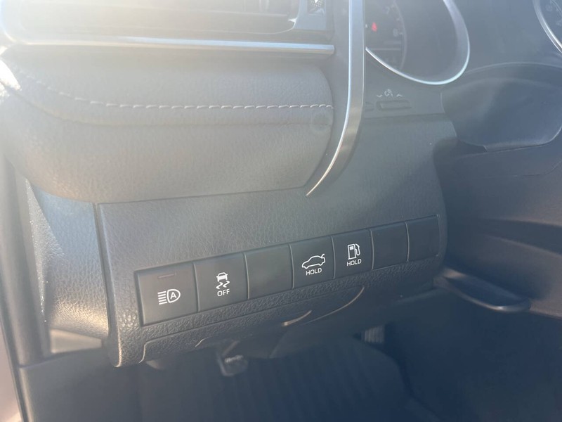 Toyota Camry Vehicle Image 10