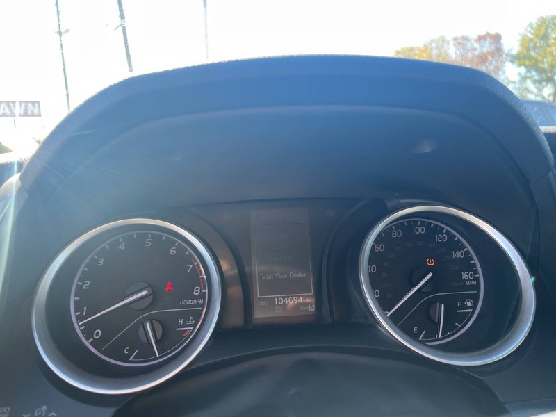 Toyota Camry Vehicle Image 11