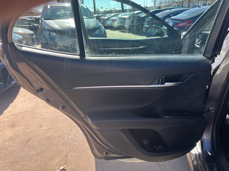 Toyota Camry Vehicle Image 15