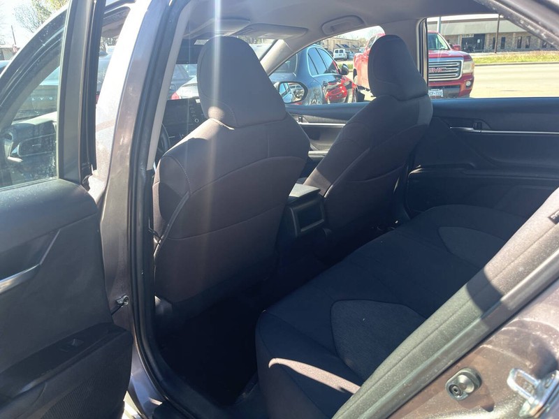 Toyota Camry Vehicle Image 16