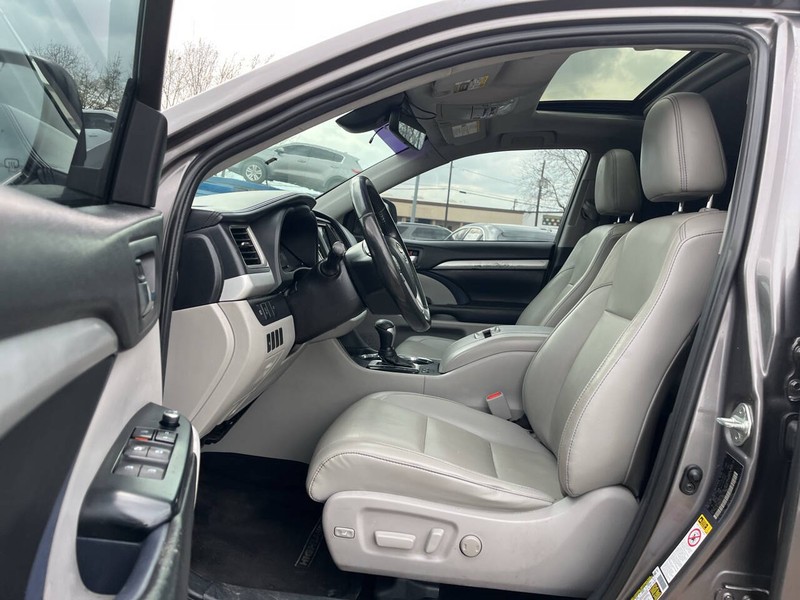 Toyota Highlander Vehicle Image 07