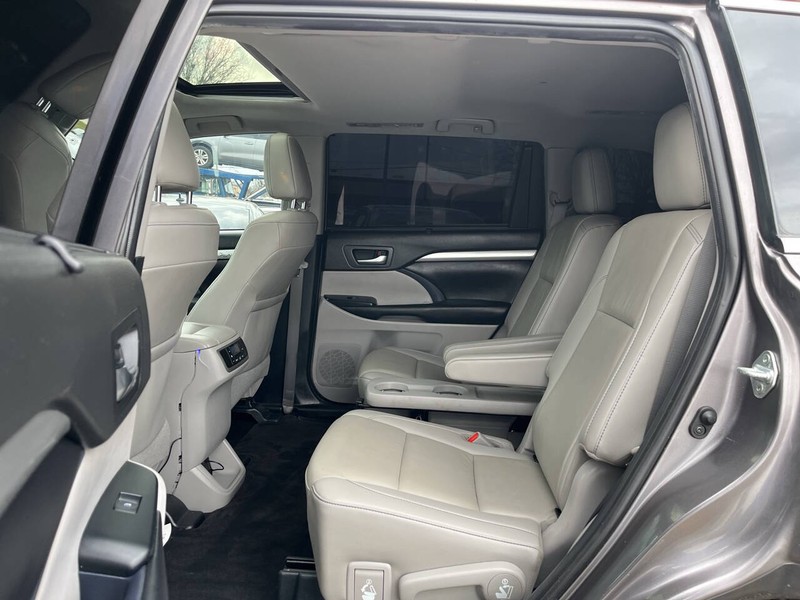 Toyota Highlander Vehicle Image 08