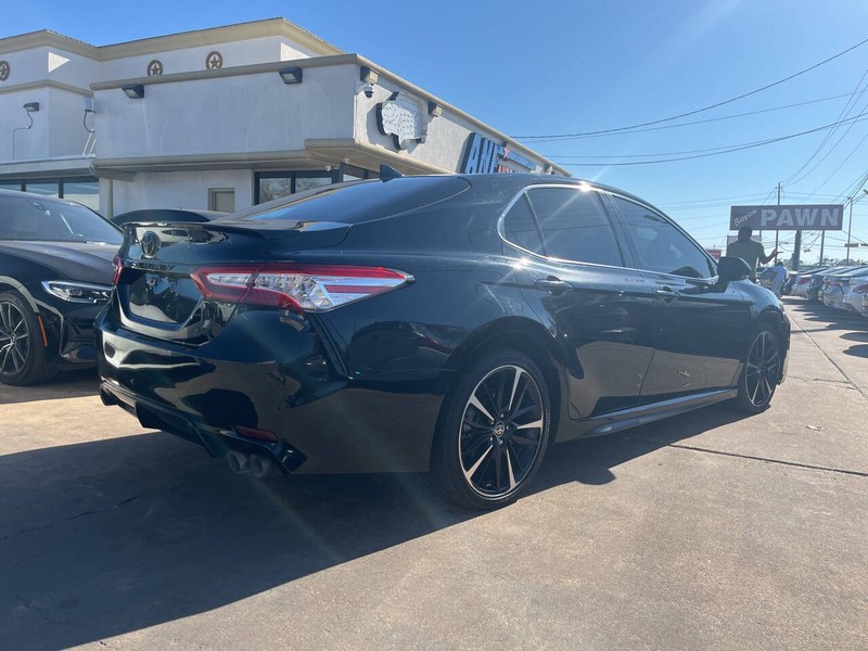 Toyota Camry Vehicle Image 05