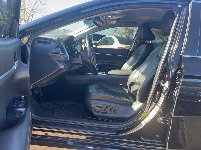 Toyota Camry Vehicle Image 06