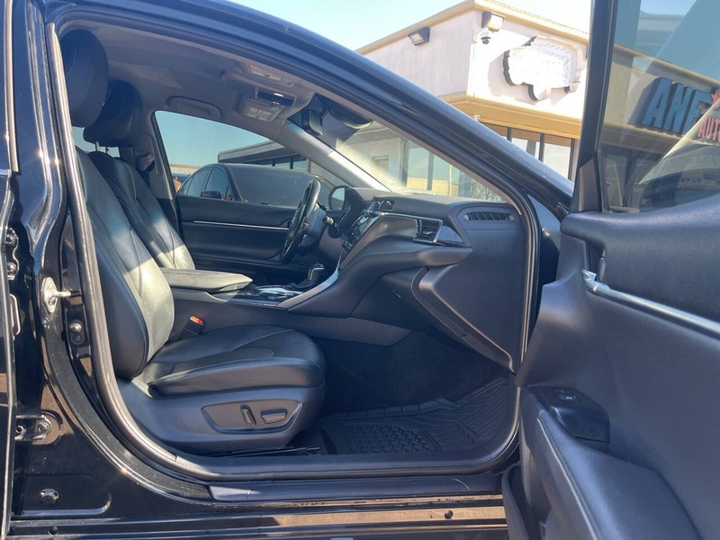 Toyota Camry Vehicle Image 09