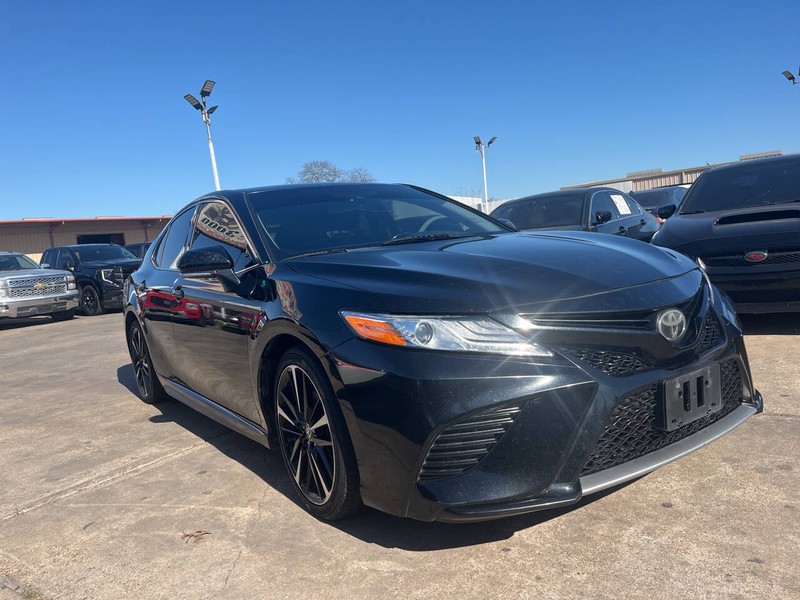 Toyota Camry Vehicle Image 11