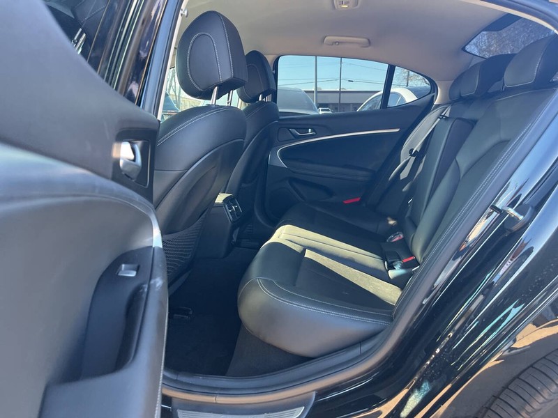 Genesis G70 Vehicle Image 08