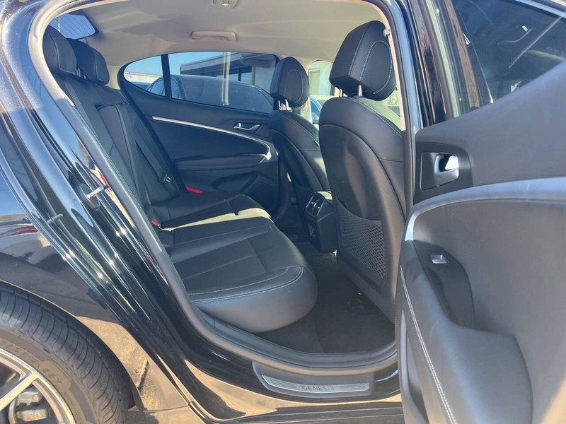 Genesis G70 Vehicle Image 10