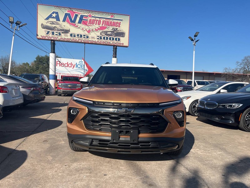 Chevrolet TrailBlazer Vehicle Image 02