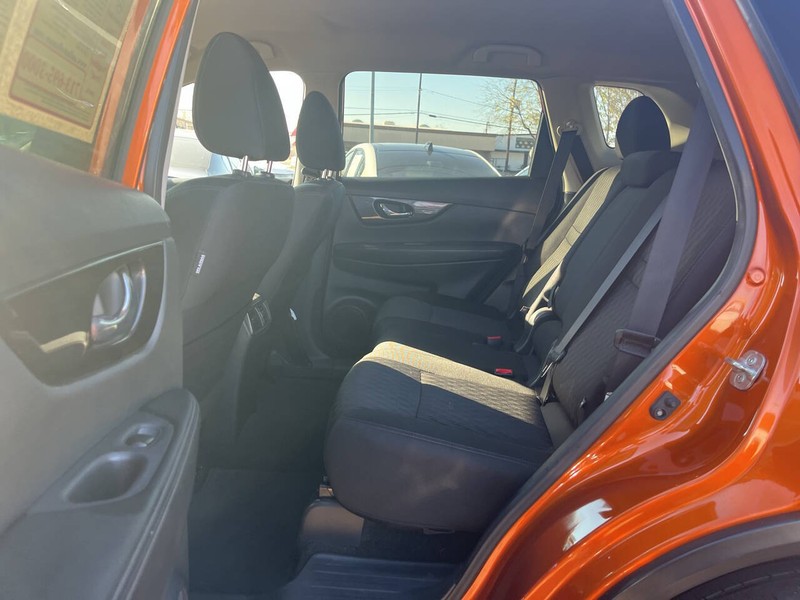 Nissan Rogue Vehicle Image 08