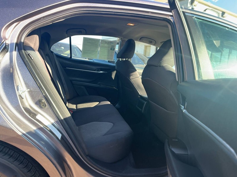 Toyota Camry Vehicle Image 09