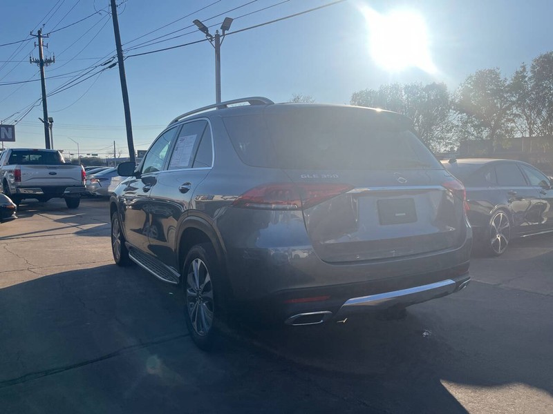 Mercedes-Benz GLE Vehicle Image 02