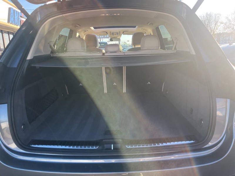 Mercedes-Benz GLE Vehicle Image 09