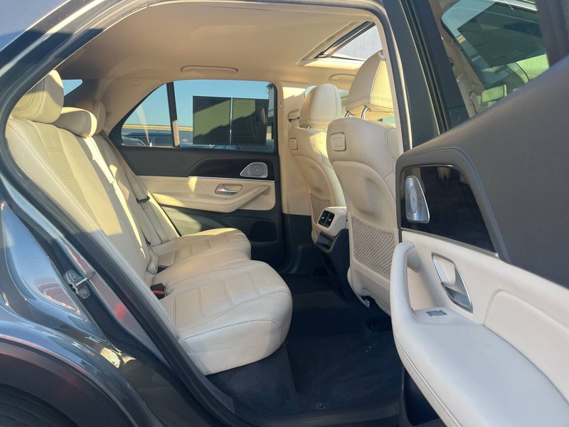 Mercedes-Benz GLE Vehicle Image 10