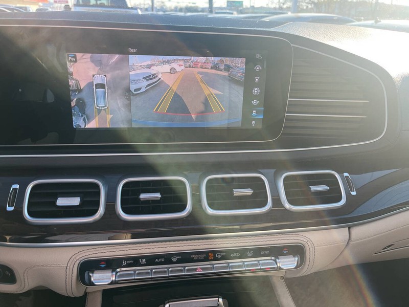 Mercedes-Benz GLE Vehicle Image 12