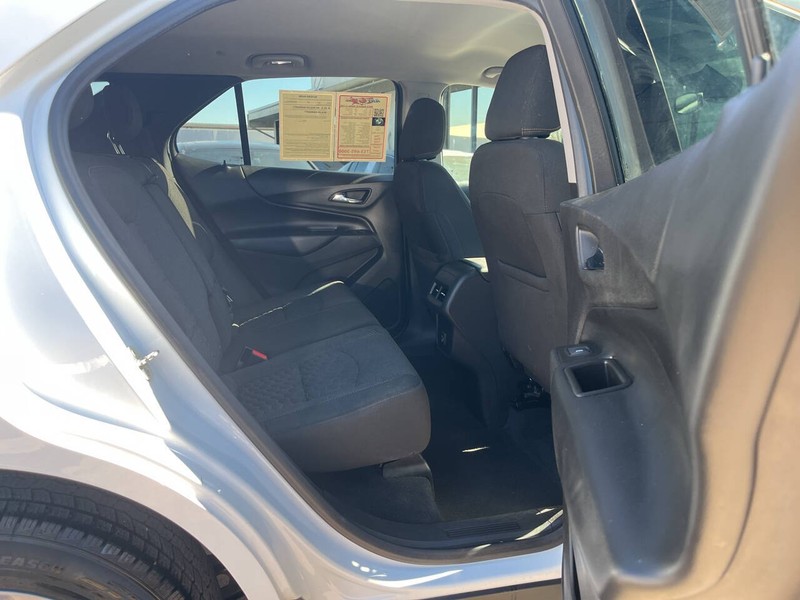 Chevrolet Equinox Vehicle Image 10