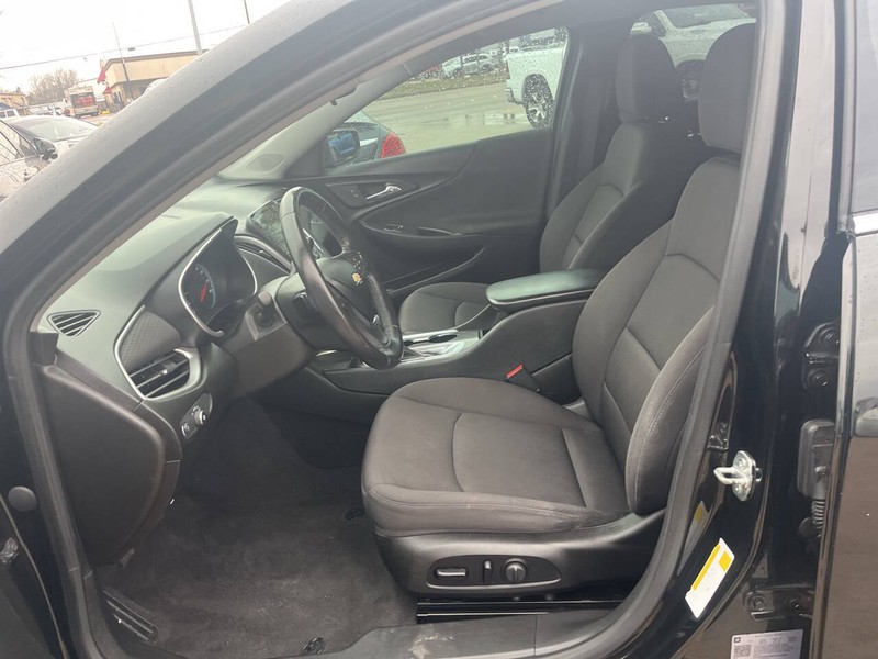 Chevrolet Malibu Vehicle Image 06