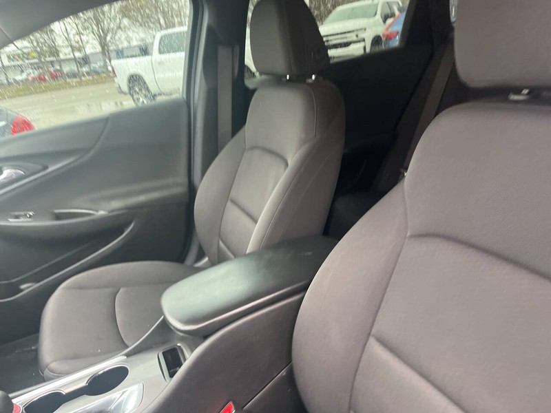 Chevrolet Malibu Vehicle Image 09