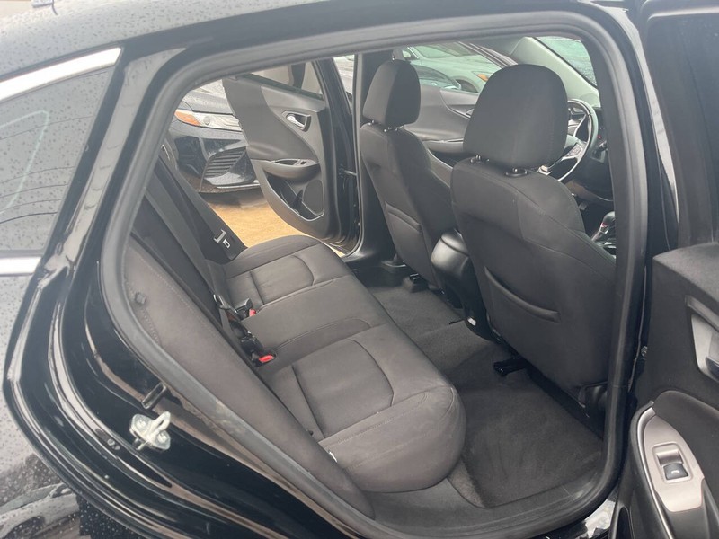 Chevrolet Malibu Vehicle Image 15