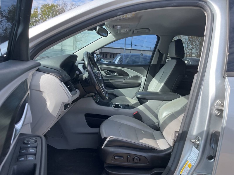 GMC Terrain Vehicle Image 07