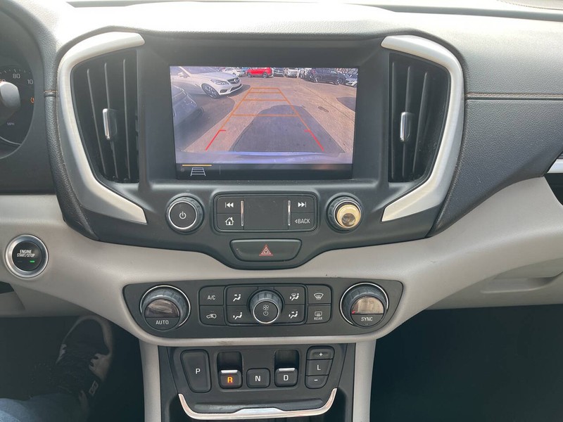 GMC Terrain Vehicle Image 12