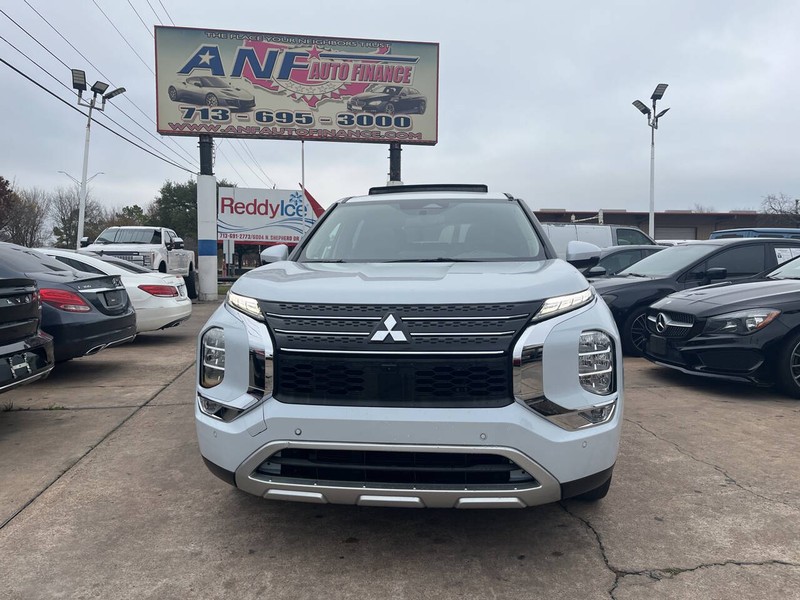 Mitsubishi Outlander Vehicle Image 02