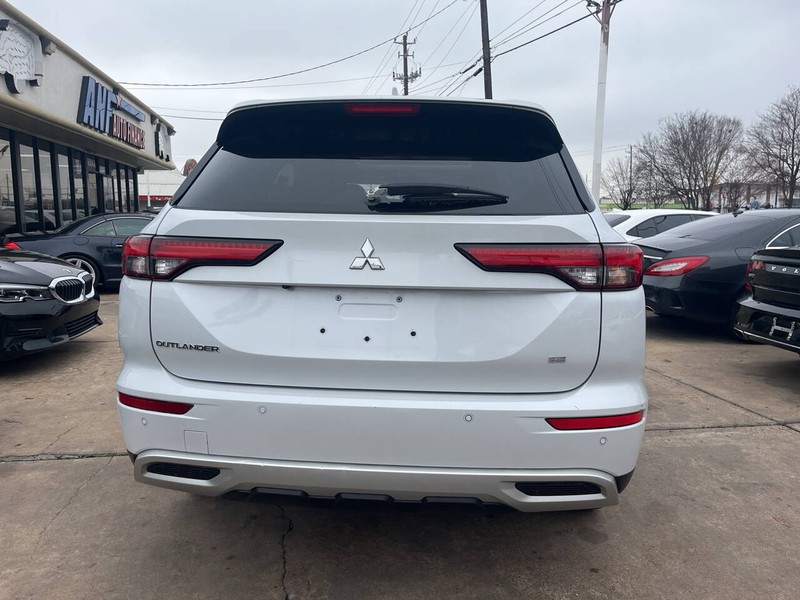 Mitsubishi Outlander Vehicle Image 04