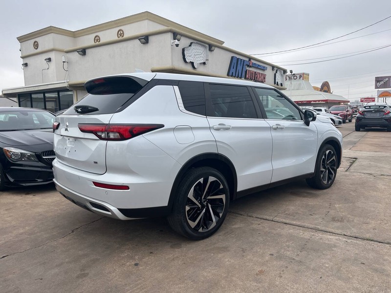 Mitsubishi Outlander Vehicle Image 06