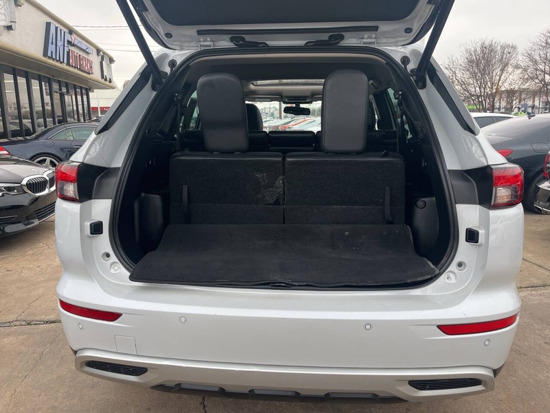 Mitsubishi Outlander Vehicle Image 11