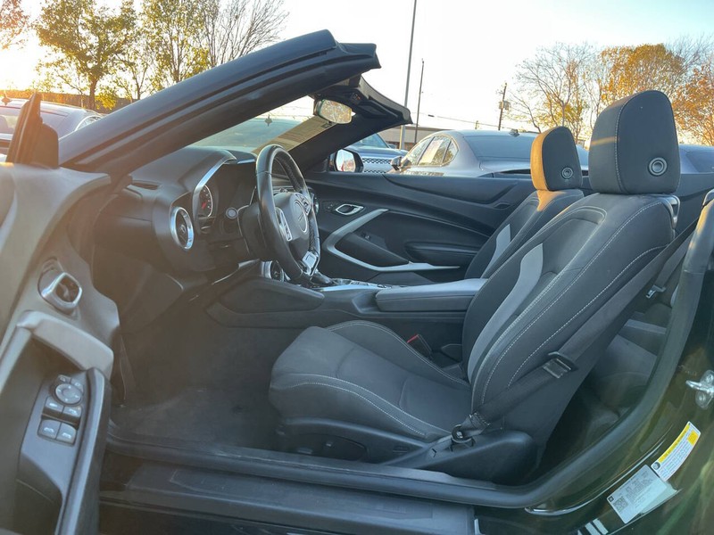 Chevrolet Camaro Vehicle Image 08