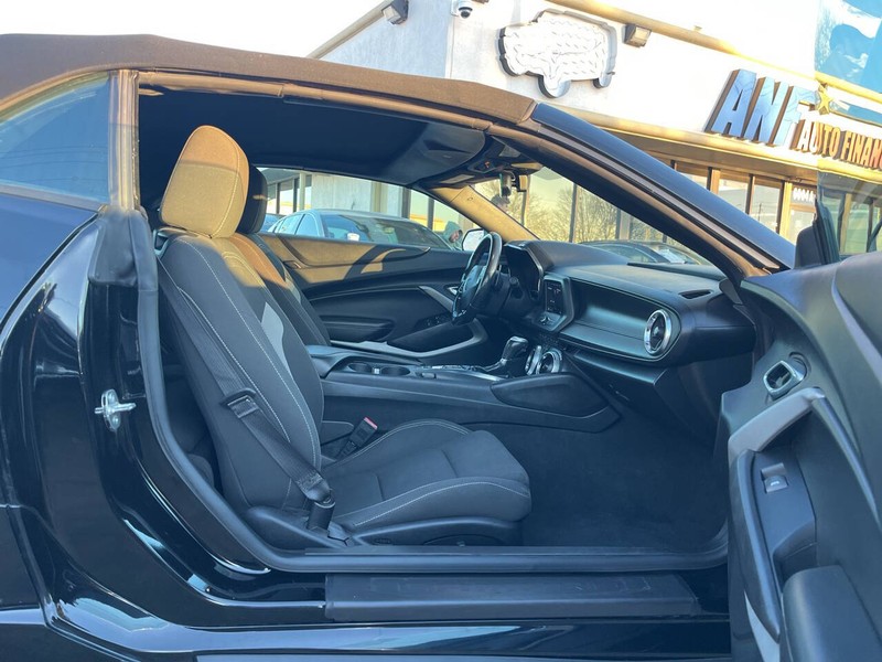 Chevrolet Camaro Vehicle Image 10